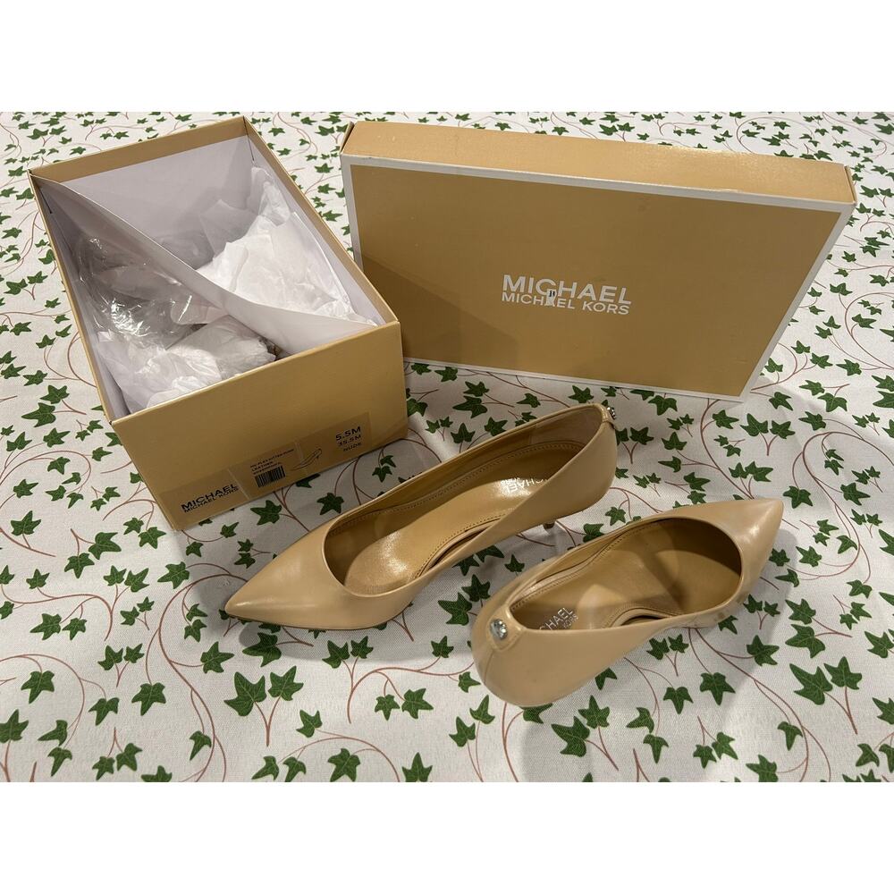MICHAEL Michael Kors Nude Beige Pointed Toe Pumps